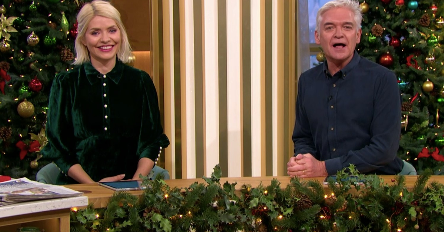 Holly Willoughby's outfit on This Morning