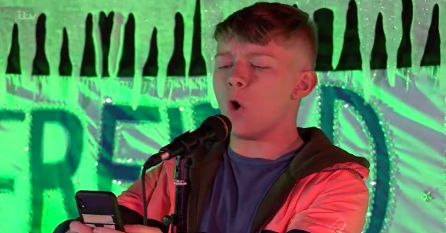 Coronation street Max reveals everything he thinks he knows with a text message