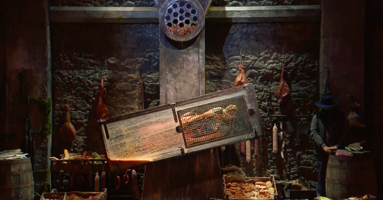 frankie bridge in a cage on i'm a celebrity