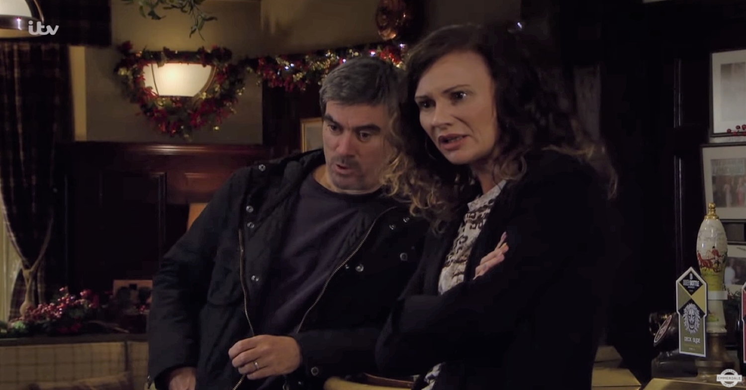 Emmerdale Cain and Chas insist the Dingles disown Liv at the Dingle meeting