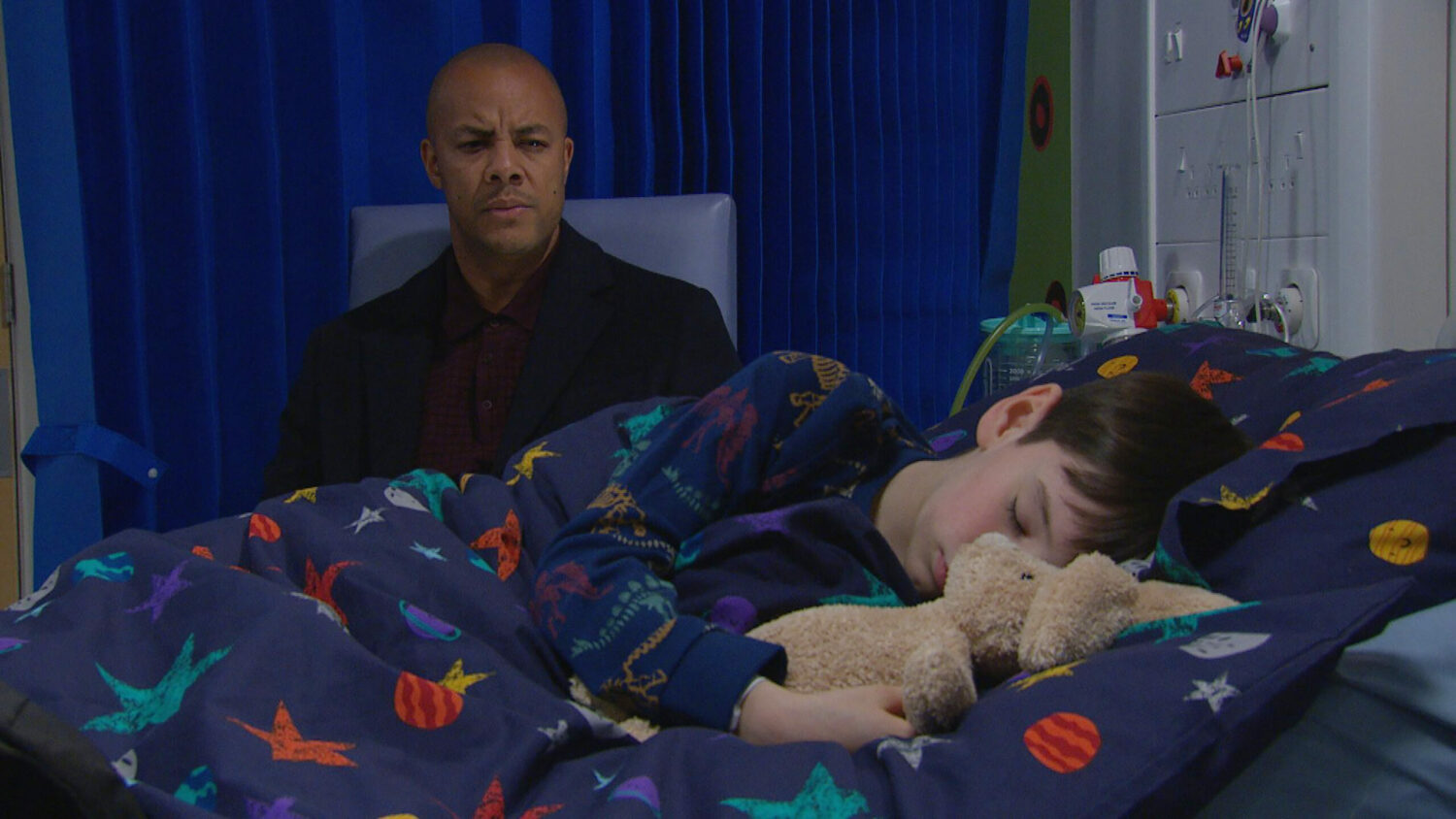 Emmerdale Wed 5 Jan Al watches over Kyle in hospital as threat to Cain