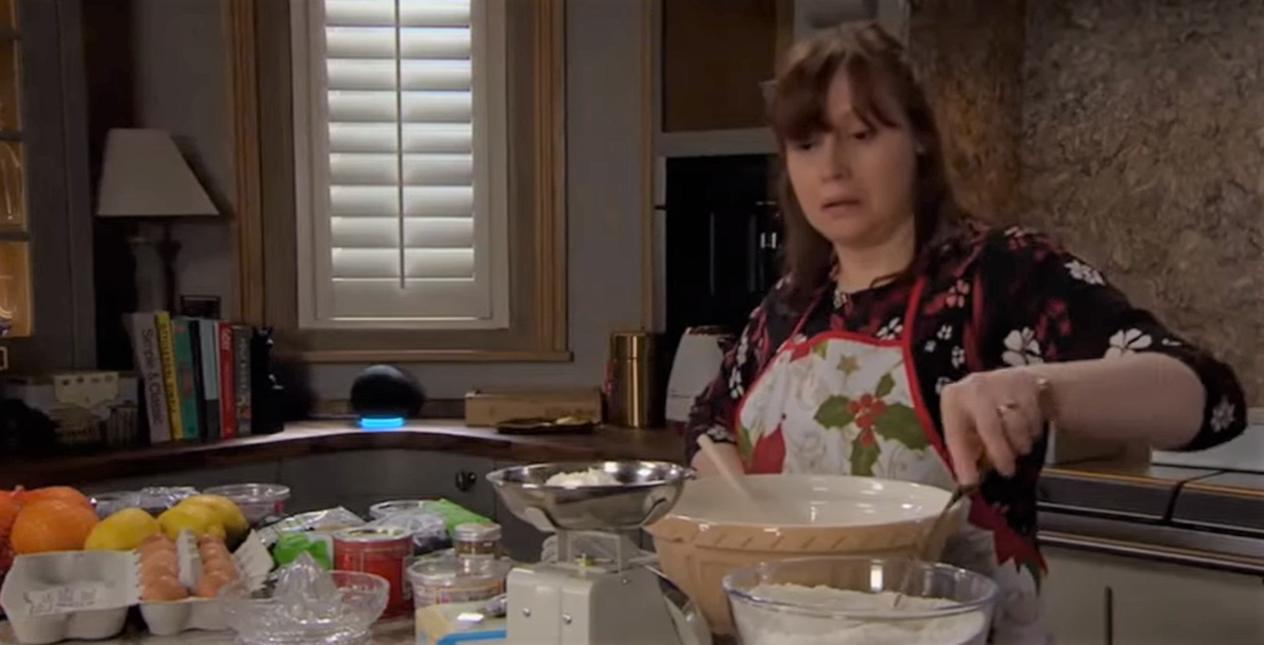 Emmerdale Lydia makes a Christmas cake 