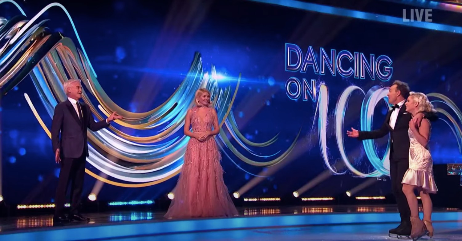 Holly Willoughby outfit