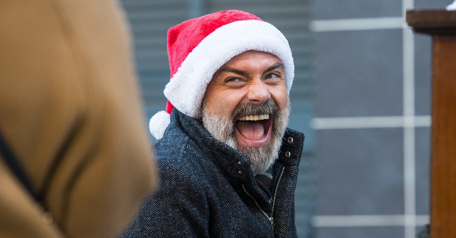 Billy Mayhew brings the Christmas cheer to Coronation Street (Credit: ITV)