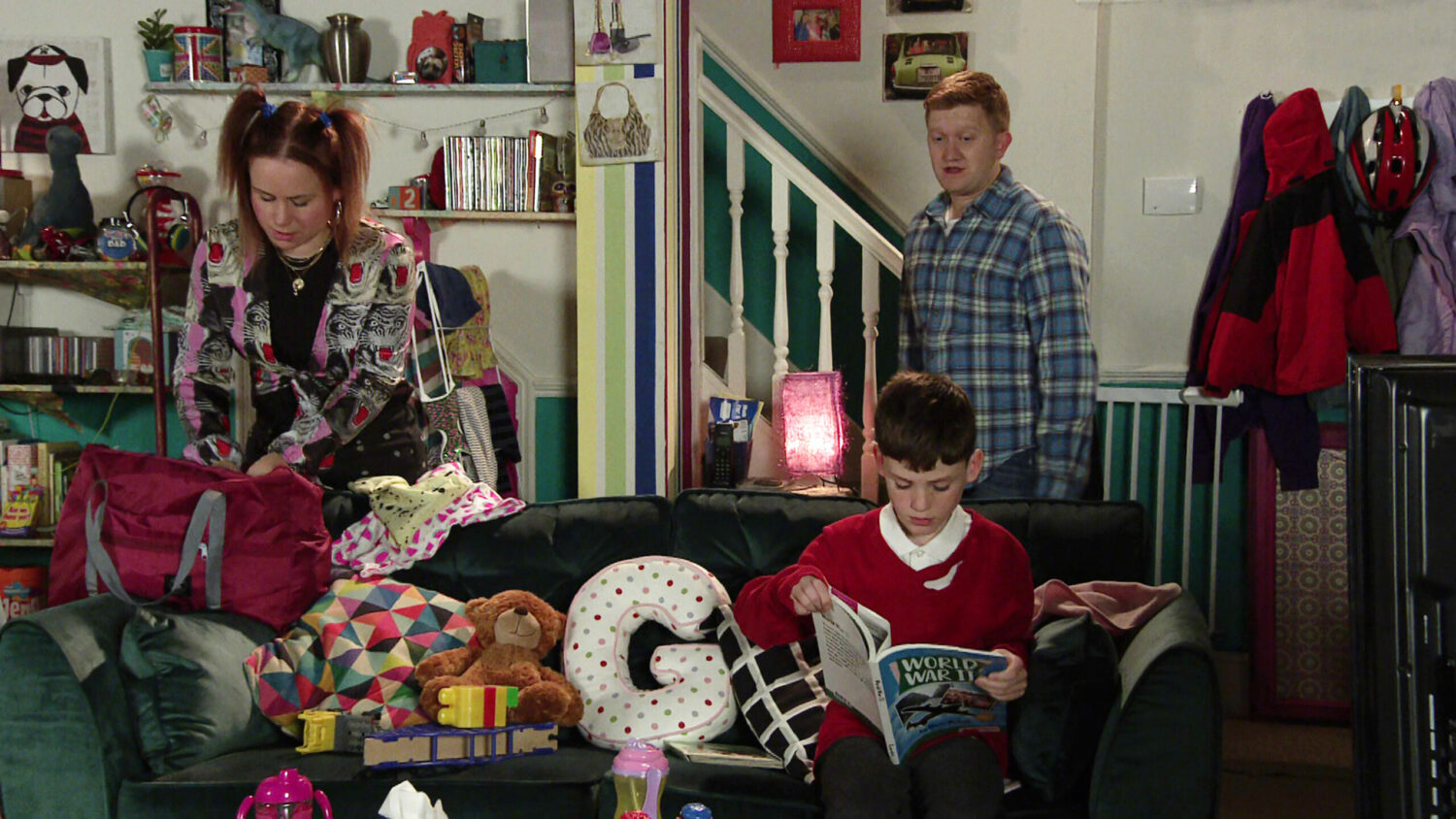 How much benefits do Chesney and Gemma get in Coronation Street?