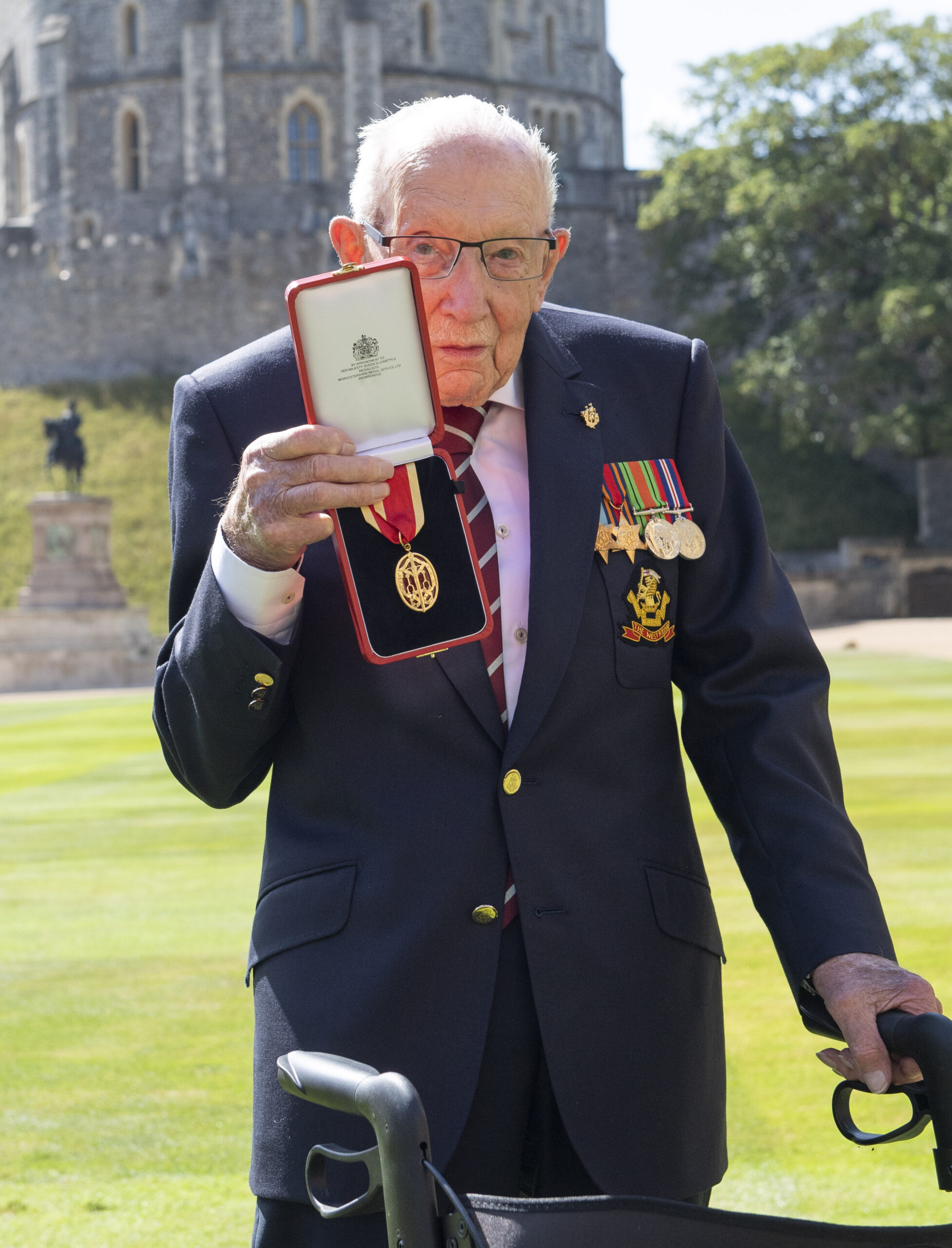 captain sir tom moore