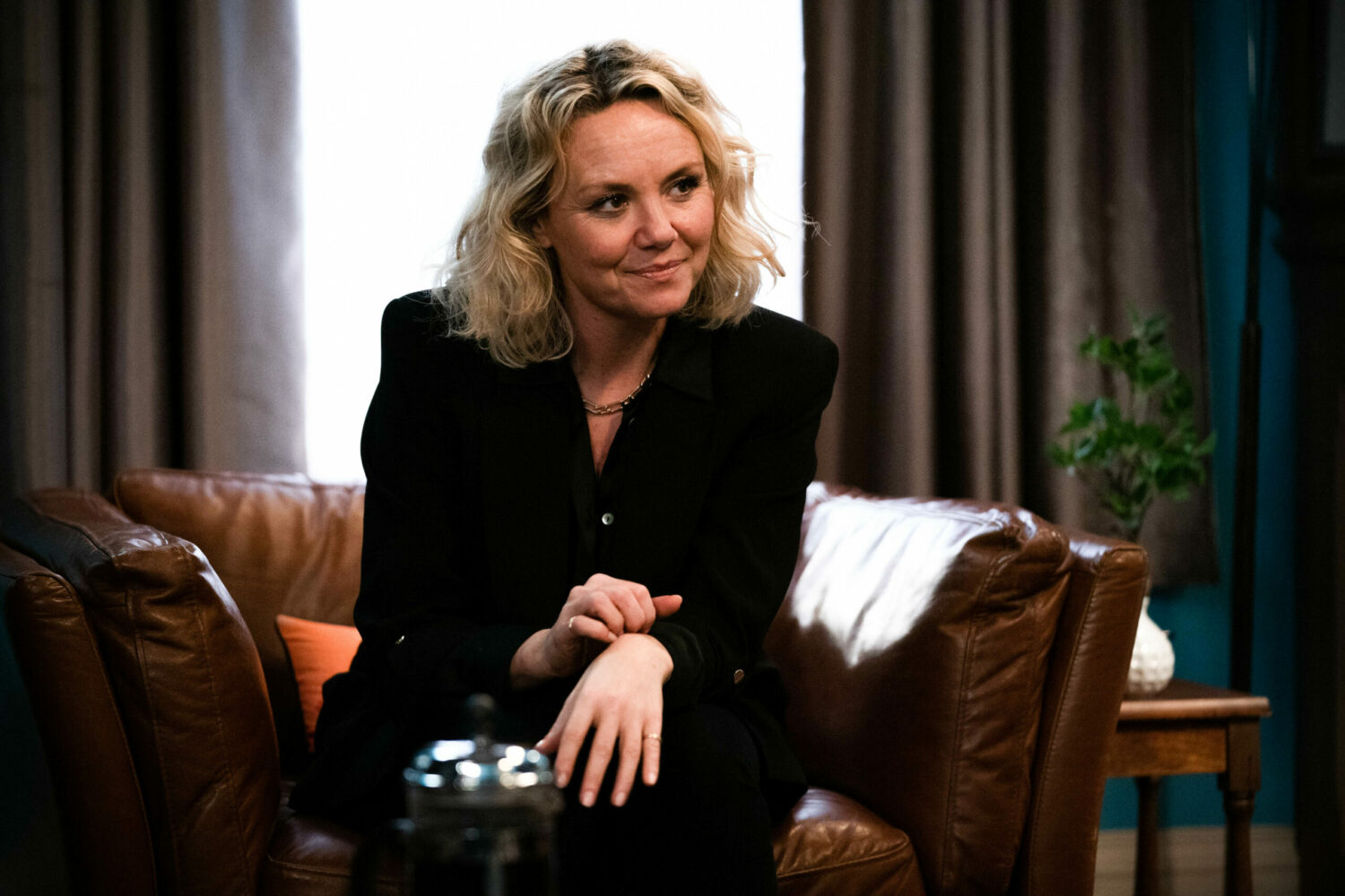 EastEnders Jan 21 2022 Janine sees the social worker at The Vic