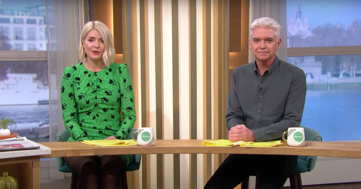 holly willoughby green dress today