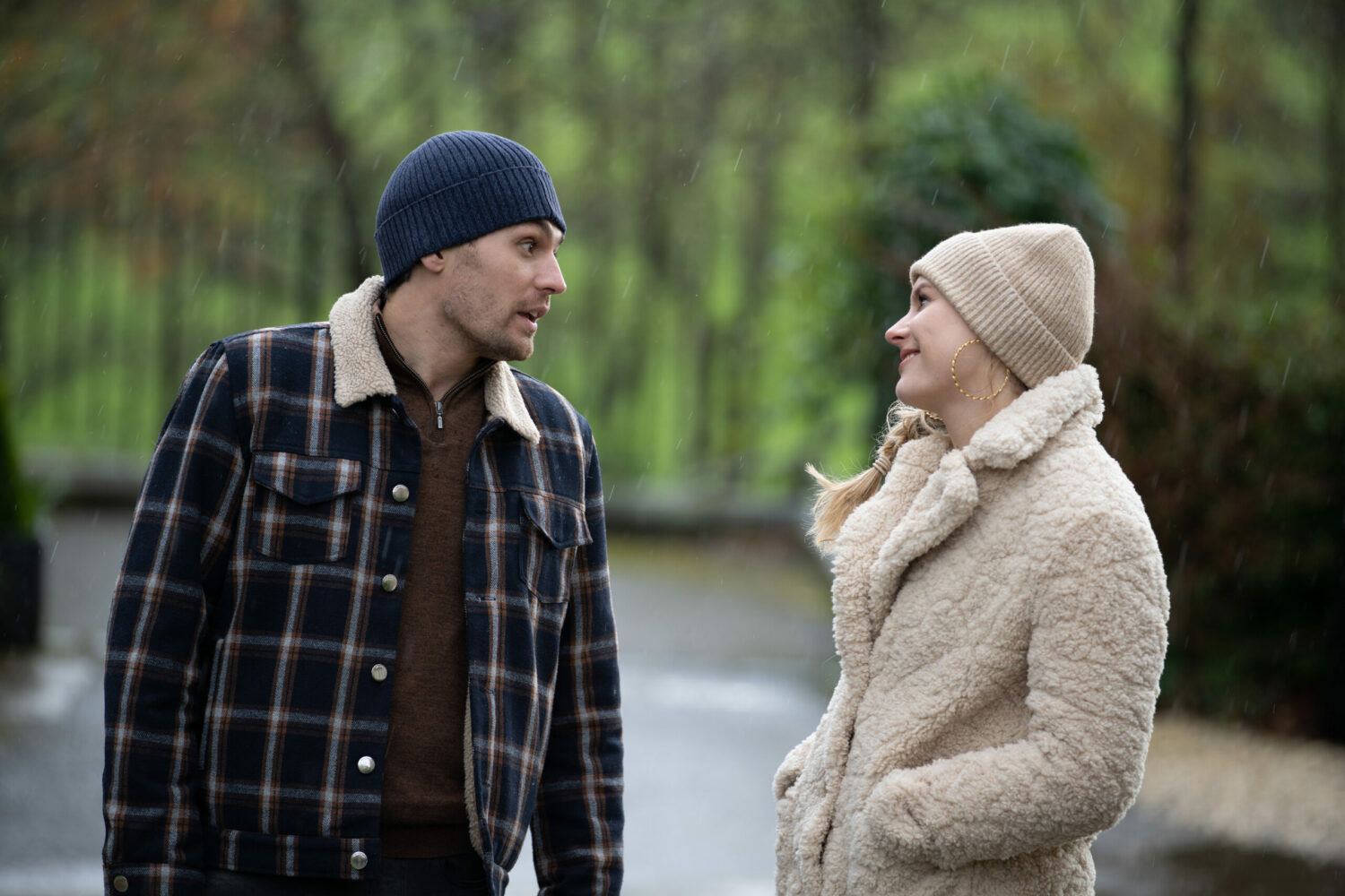 Wed Jan 26 Charity wants to fix things with Mack, but drunk Mack kisses Dawn