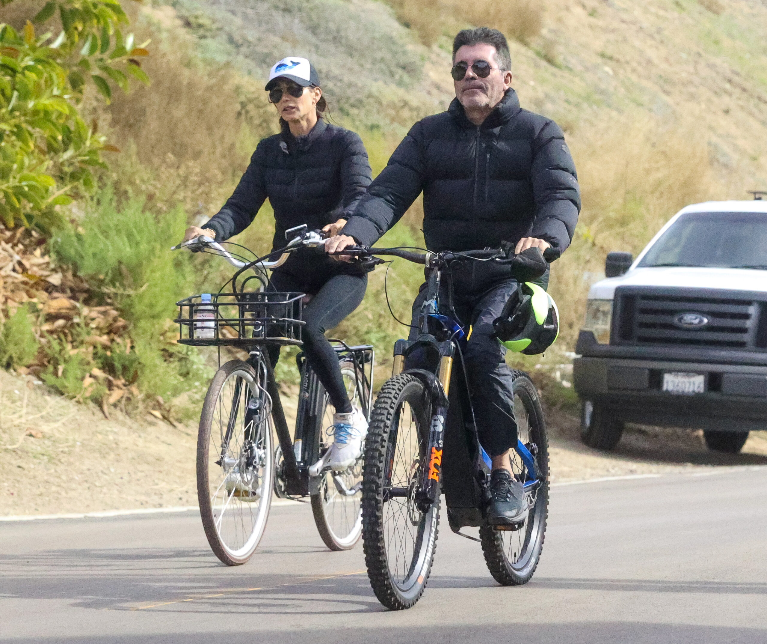 Simon Cowell suffers e-bike accident 