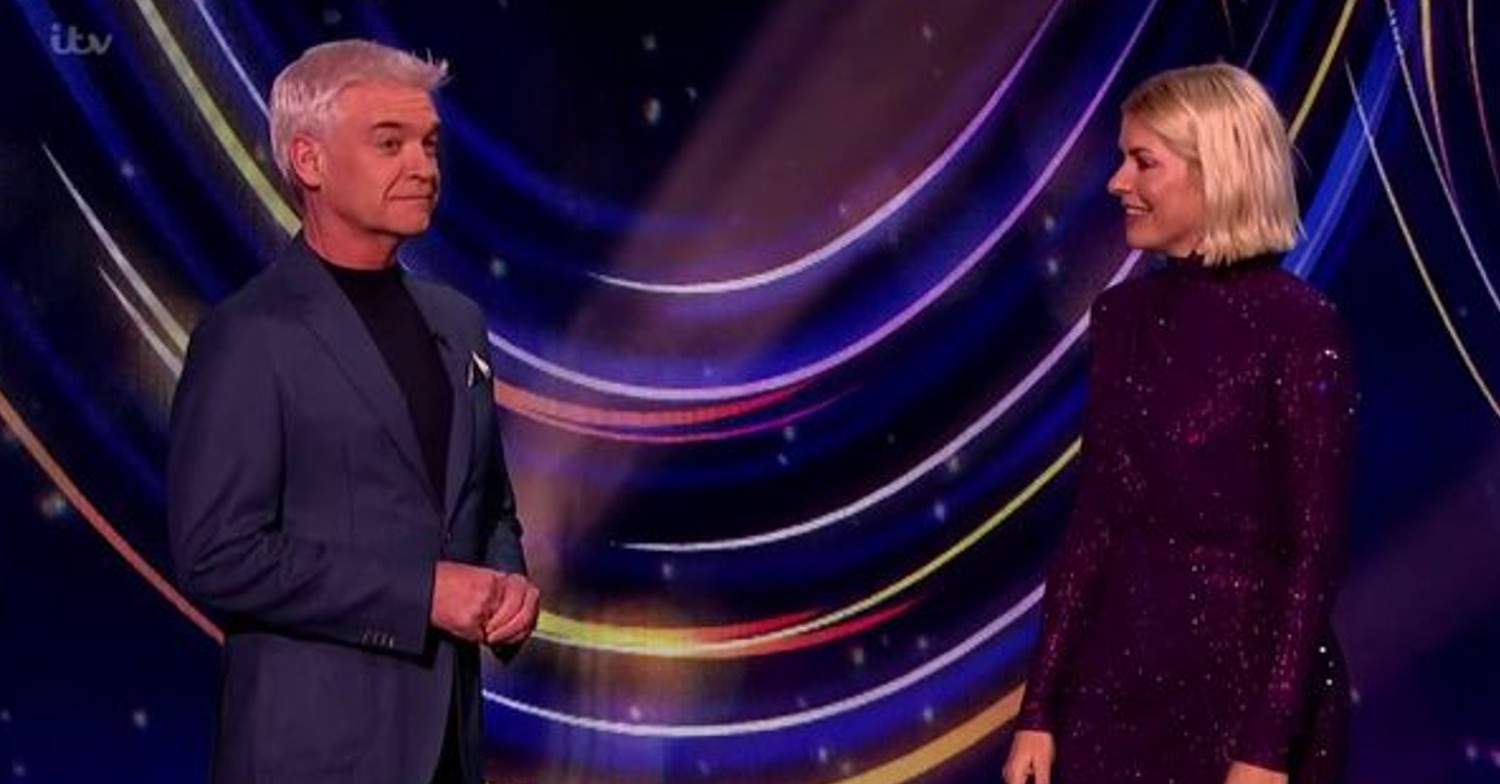 holly willoughby wears purple dress on dancing on ice