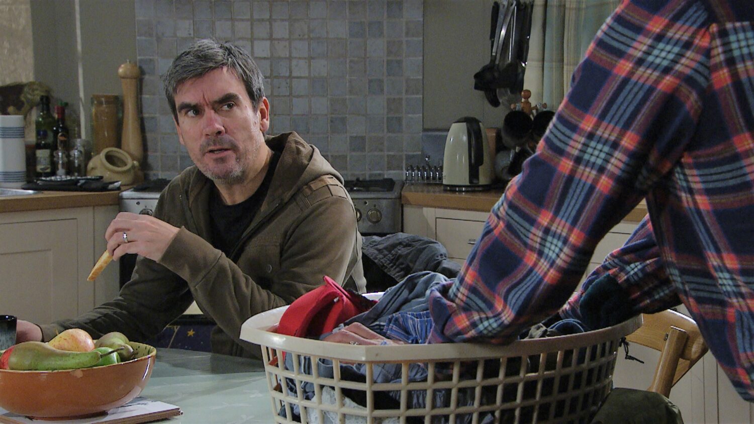 Emmerdale Feb 8 Moira attempts to persuade Cain to forget about his feud with Al