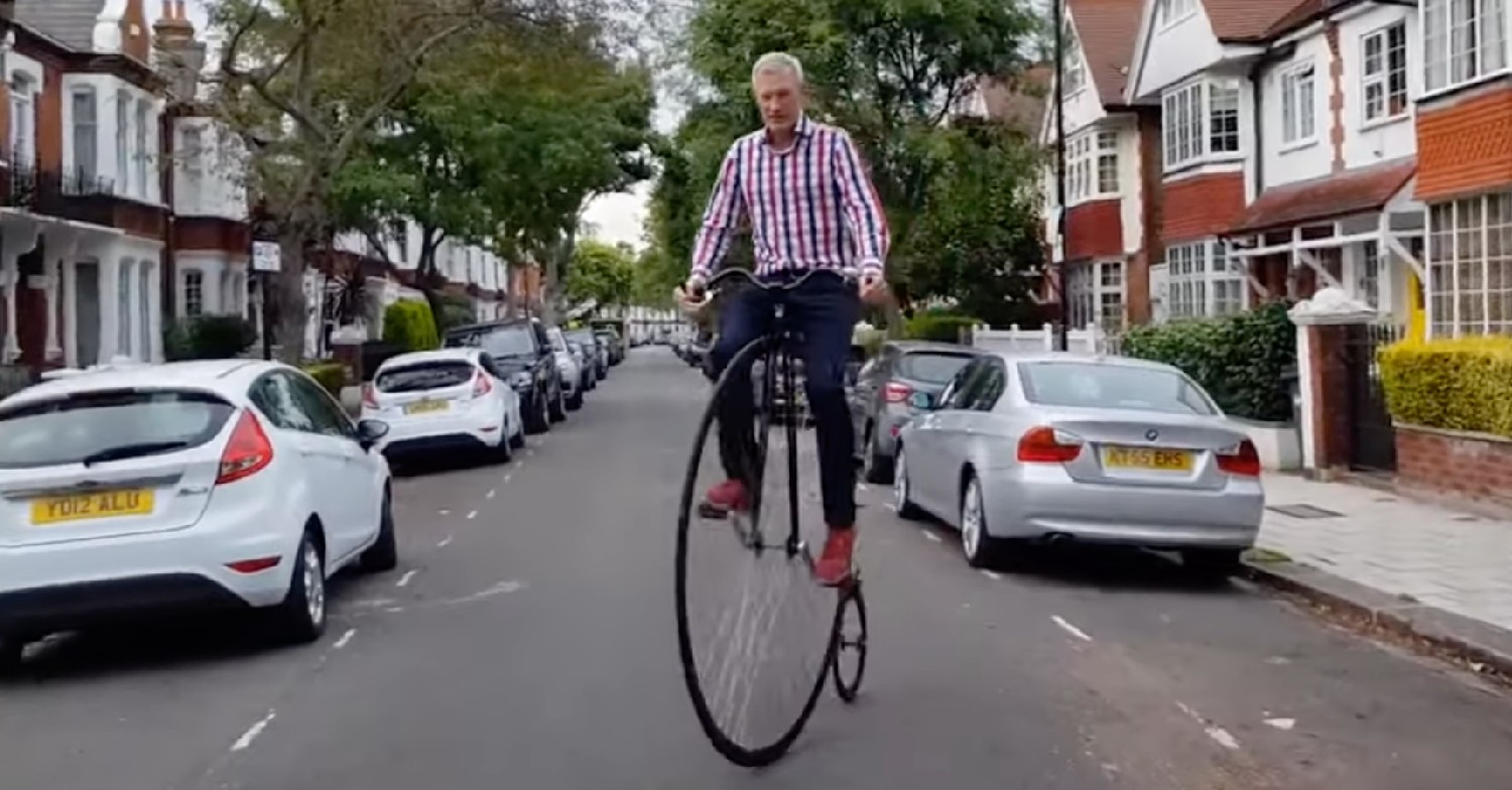 Jeremy Vine involved in bike accident