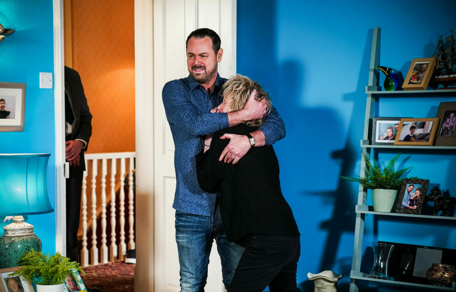 EastEnders DCI Arthurs reveals that Tina�s body has been found