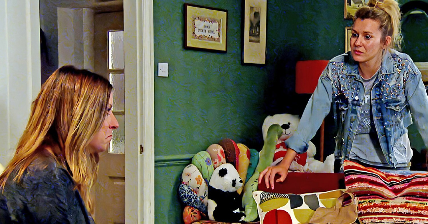 There's a LOT of green in Harriet's Emmerdale cottage (Credit: ITV)