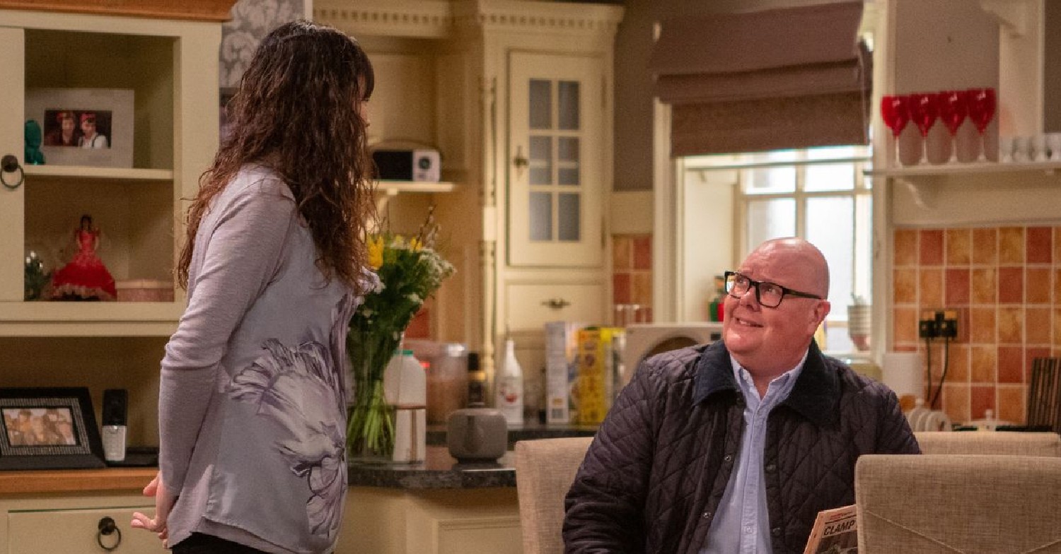 The Woolpack definitely needs an overhaul in Emmerdale (Credit: ITV)