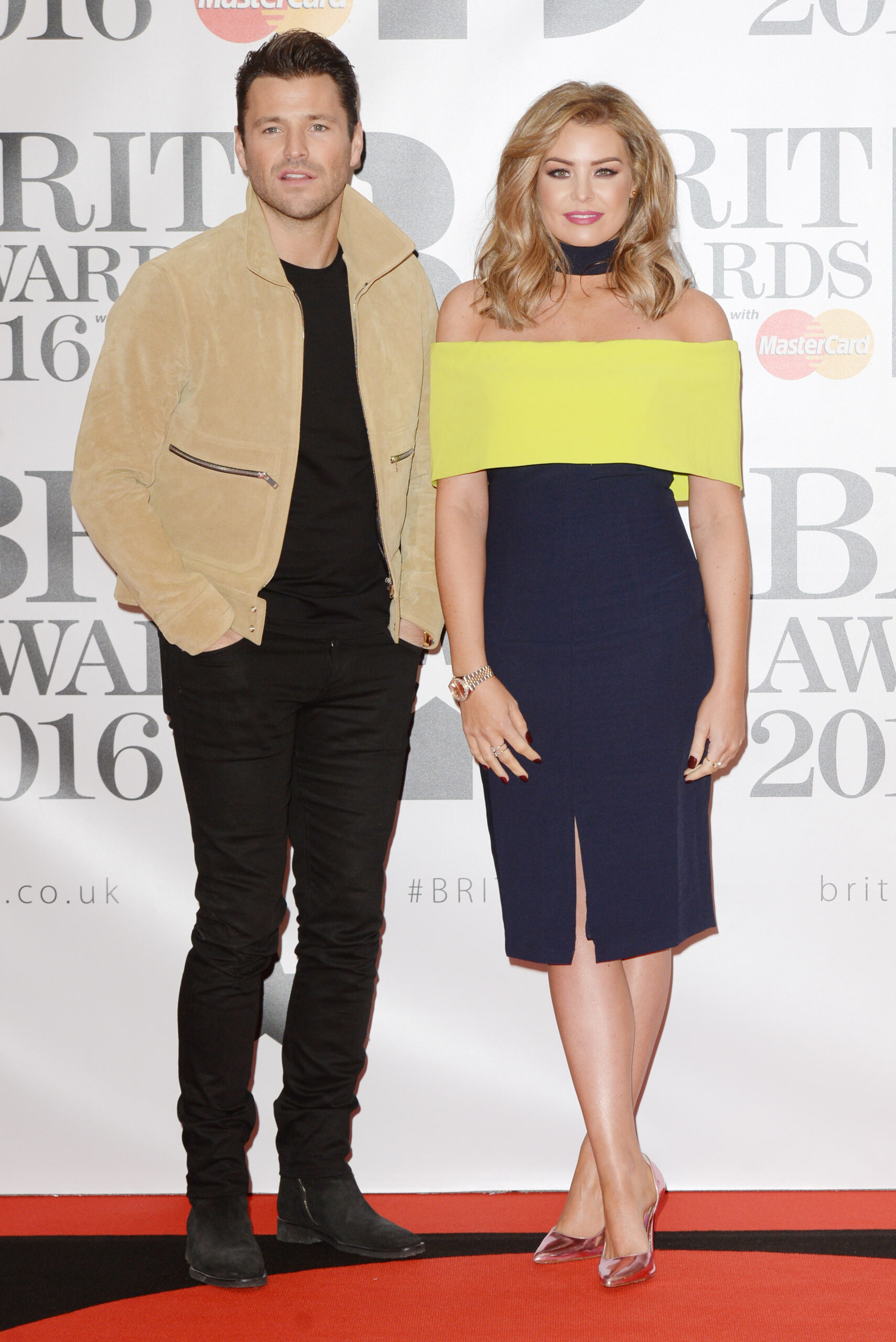 Jessica Wright shares bikini picture of herself and michelle keegan