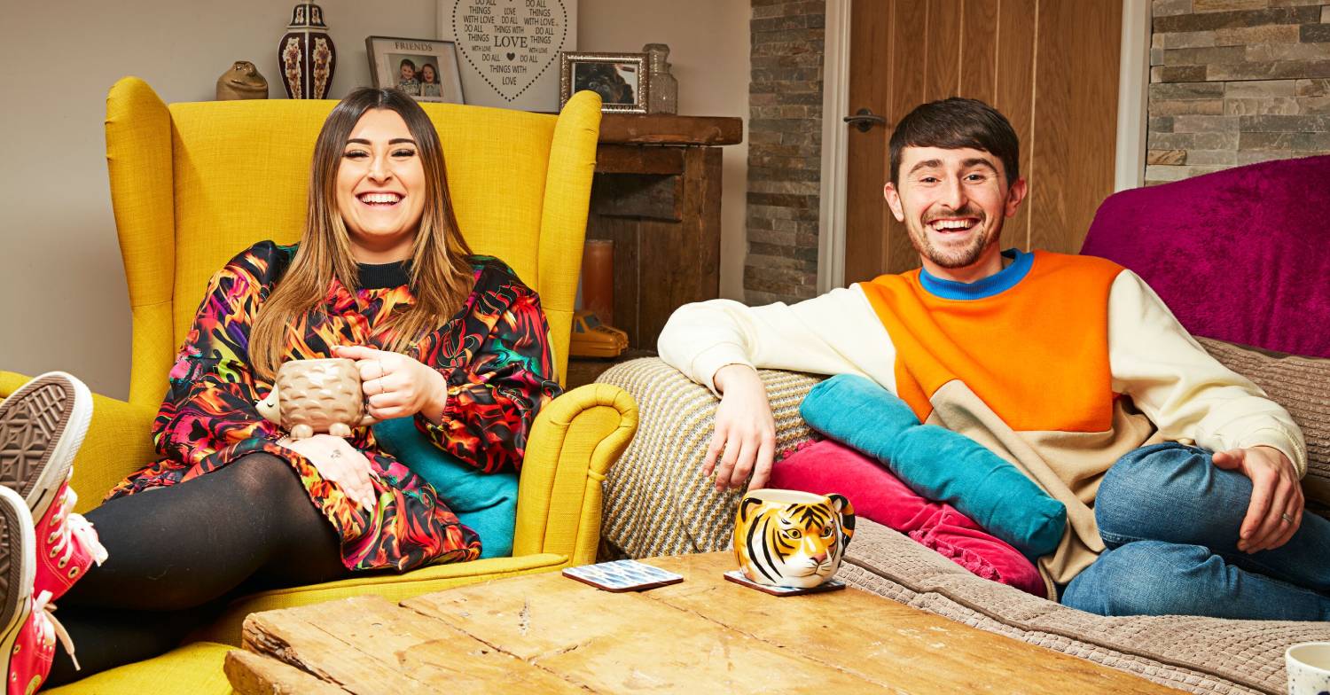 Pete Sandiford and sister Sophie smiling on Gogglebox