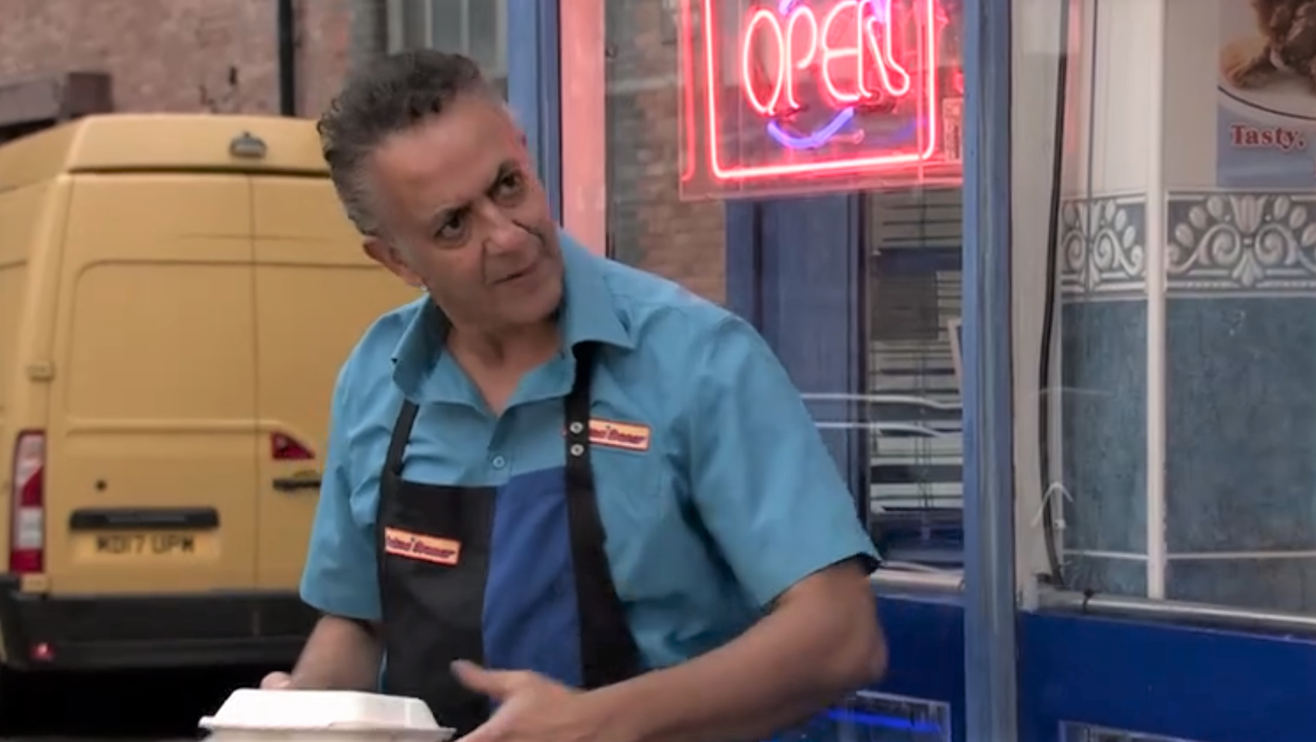 Coronation Street Dev gets Beth's kebab order mixed up