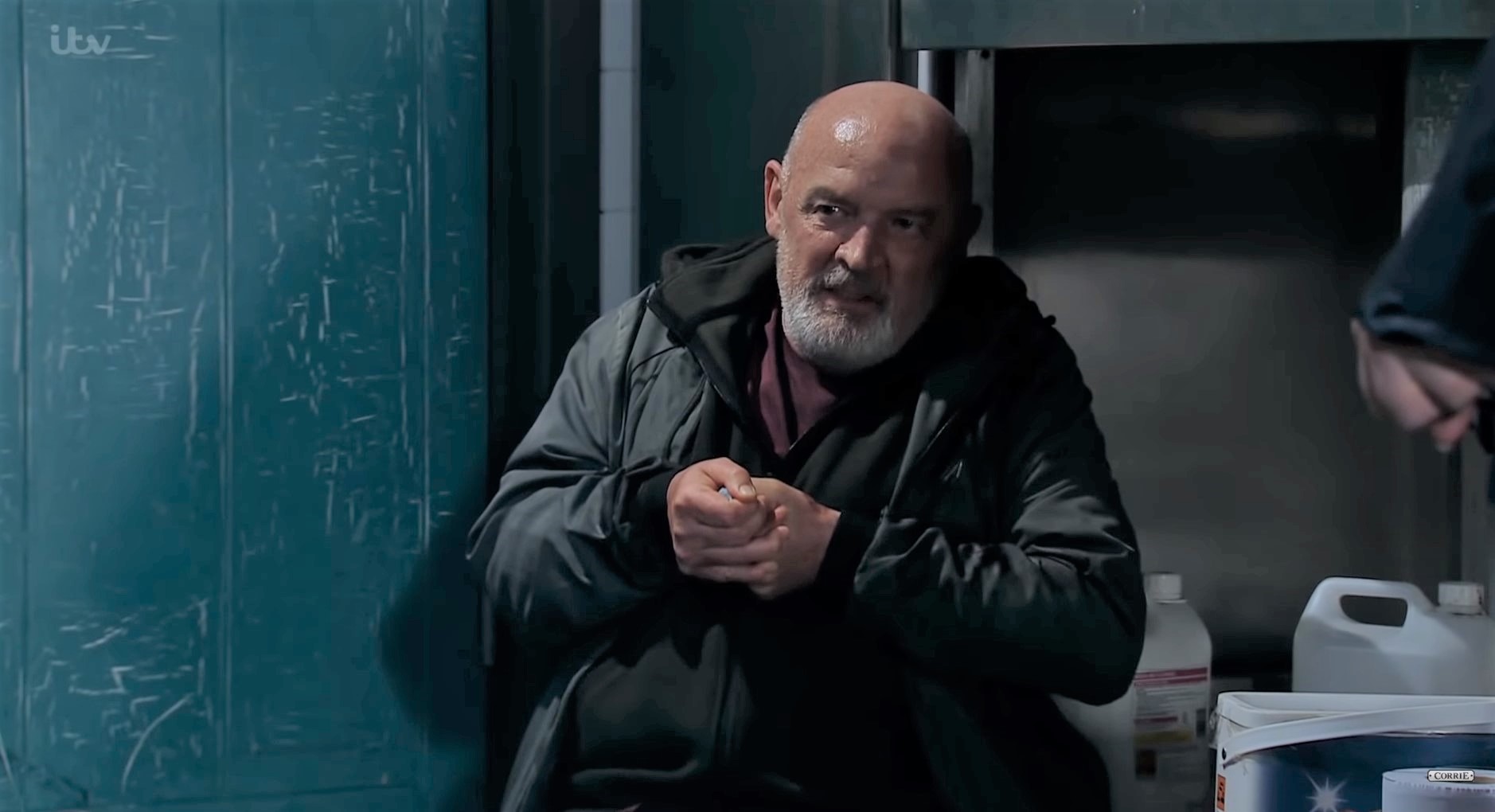 Coronation Street Pat Phelan pulls the knife out of his chest after being stabbed