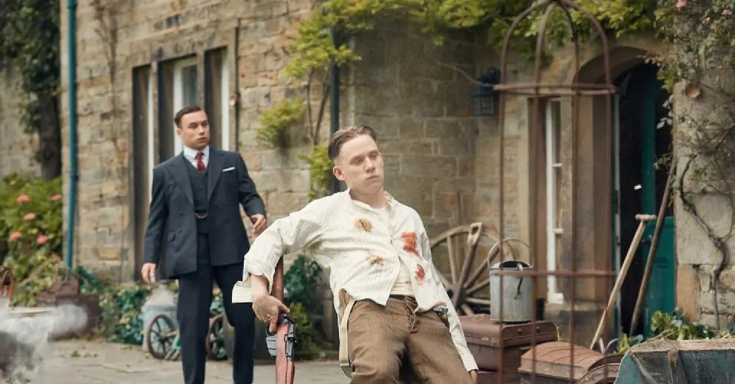 Joe Cole and Finn Cole in Peaky Blinders