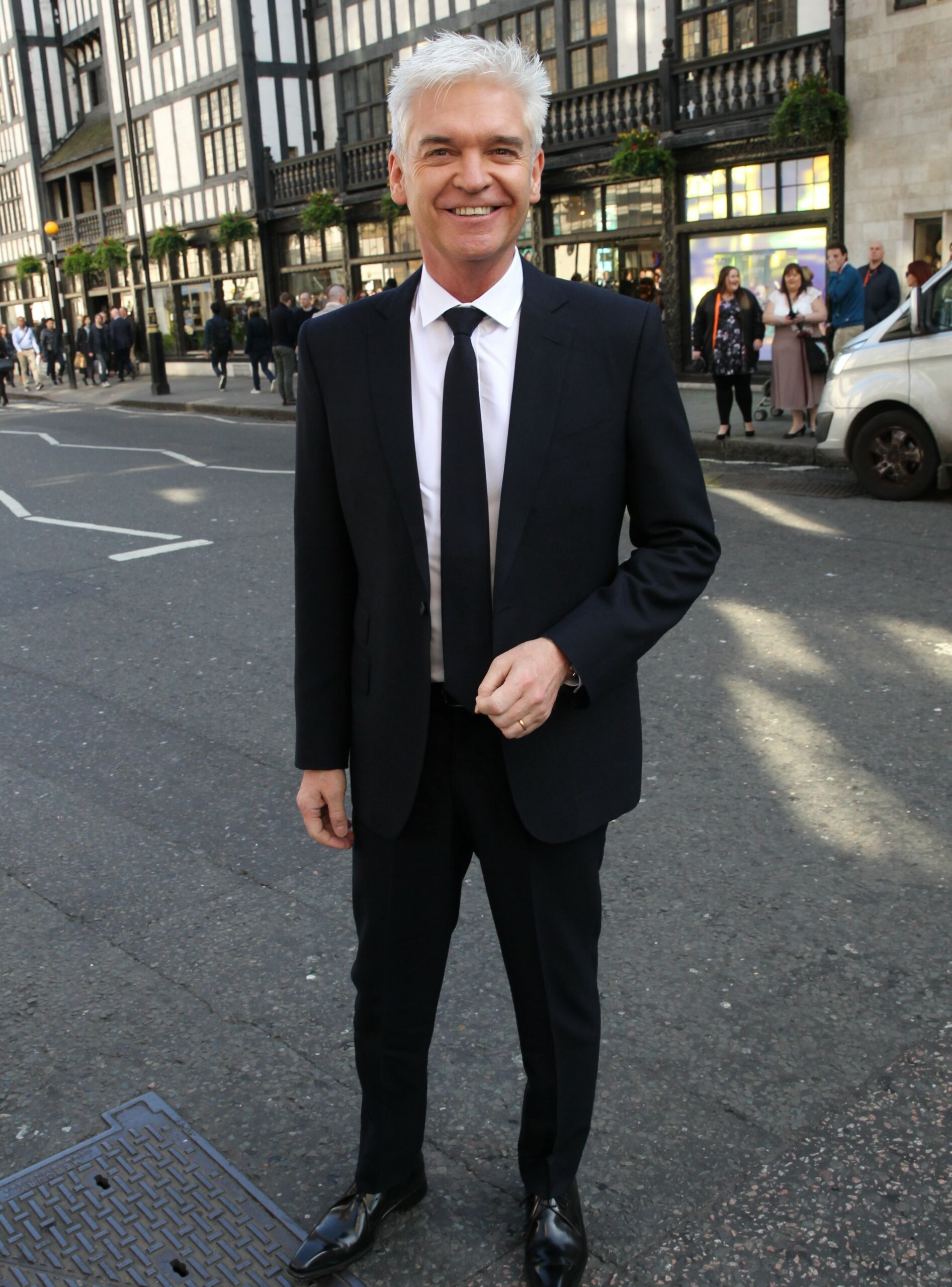 dancing on ice host phillip schofield 