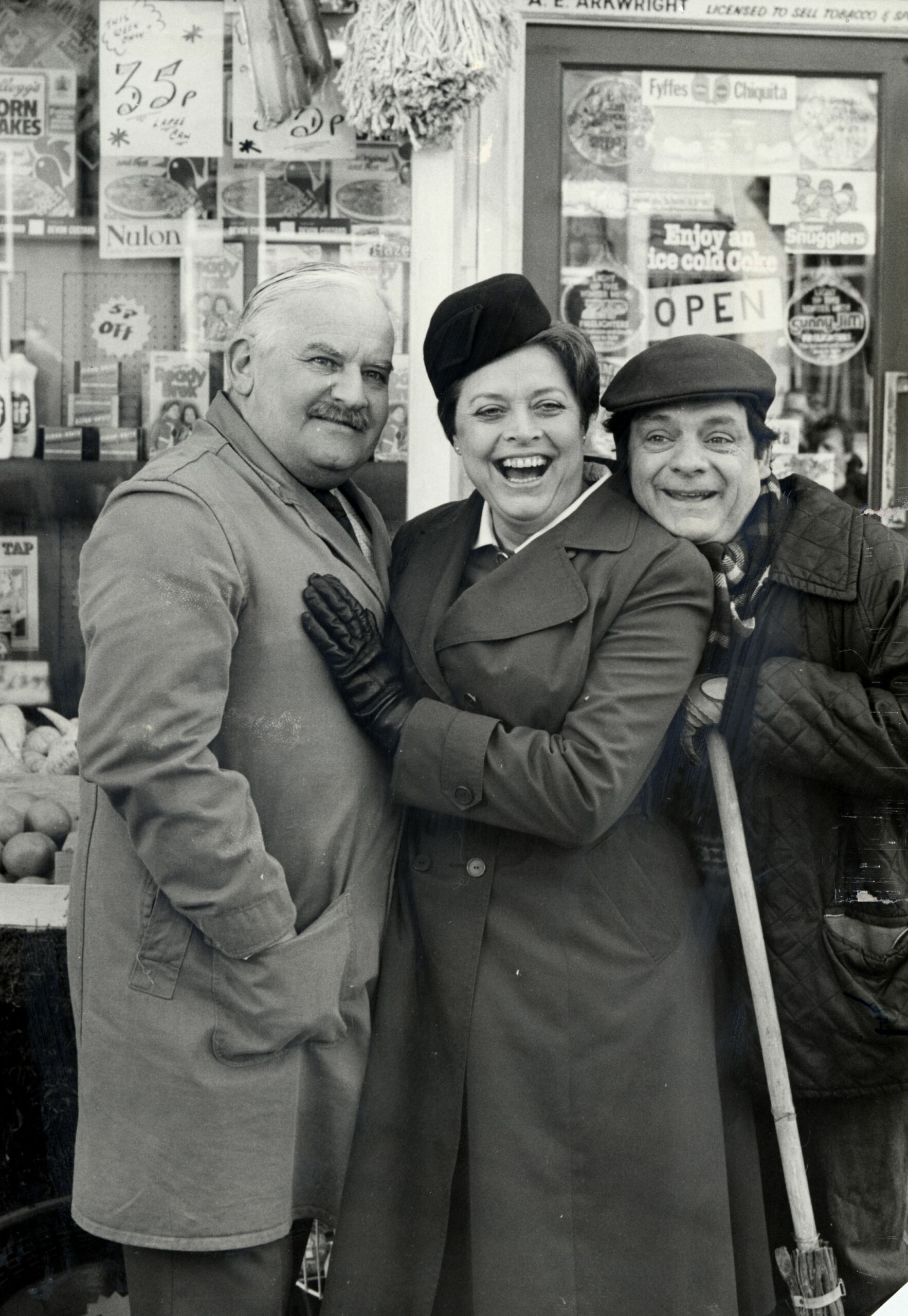OPen All Hours and EastEnders star Lynda Baron dies