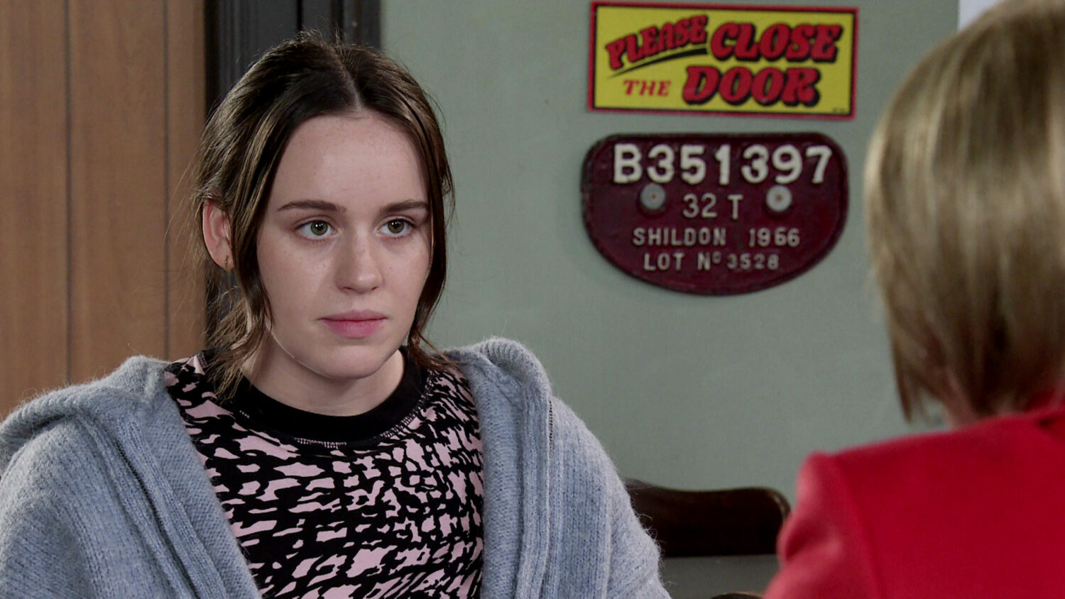 Faye looking worried on Coronation Street (Credit: ITV)