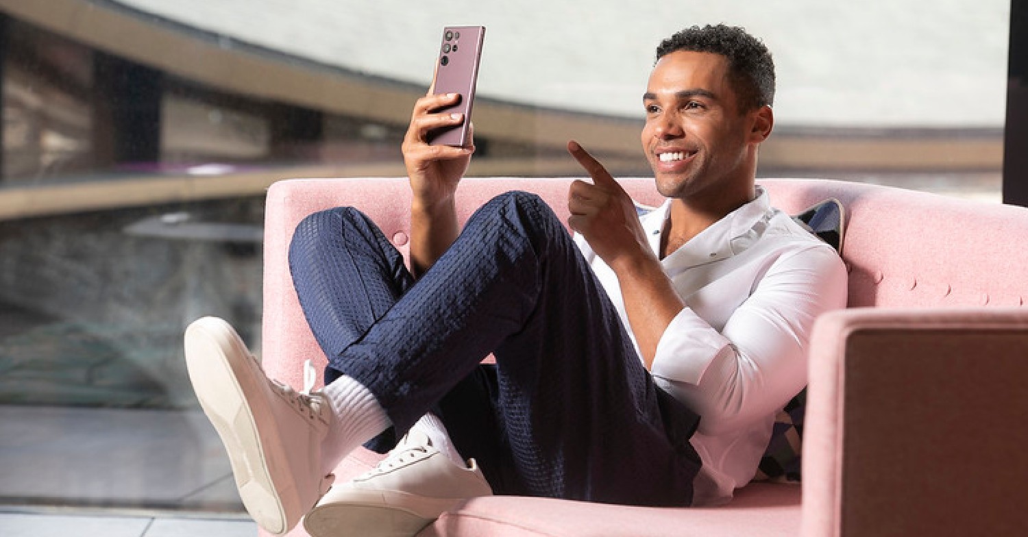 Samsung UK: Lucien Laviscount