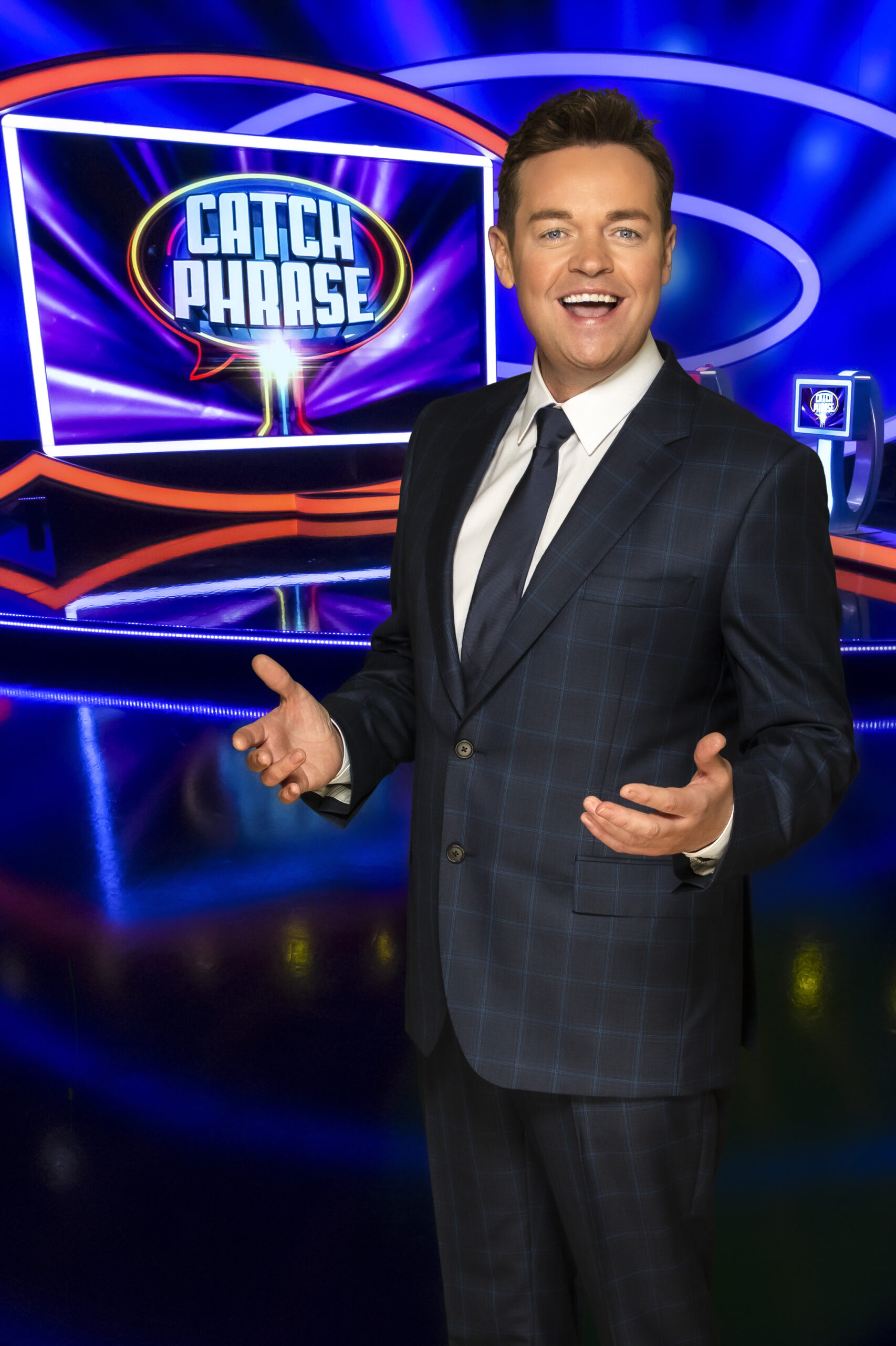 Stephen Mulhern fronting catchphrase