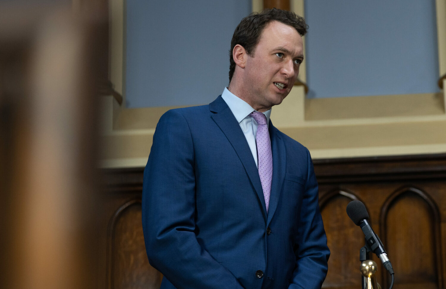 Liam loses it on the stand in Emmerdale