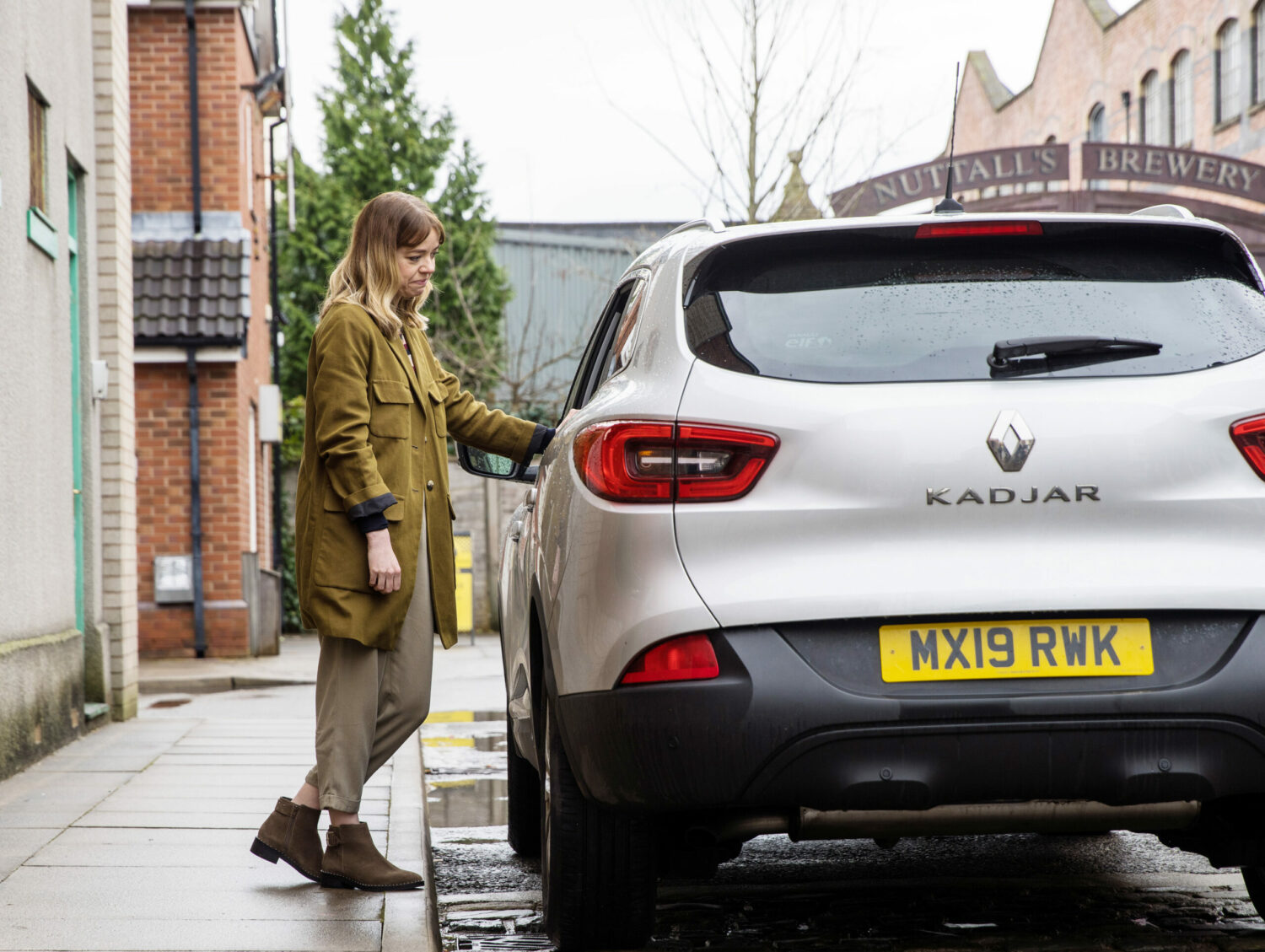 Corrie: Toyah is heartbroken as she hands over Elsie to the social worker