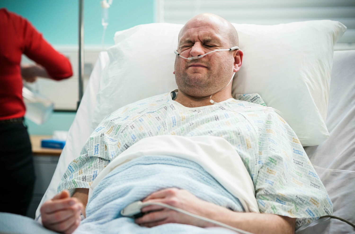 Stuart has his surgery but lies he isn't in pain in EastEnders