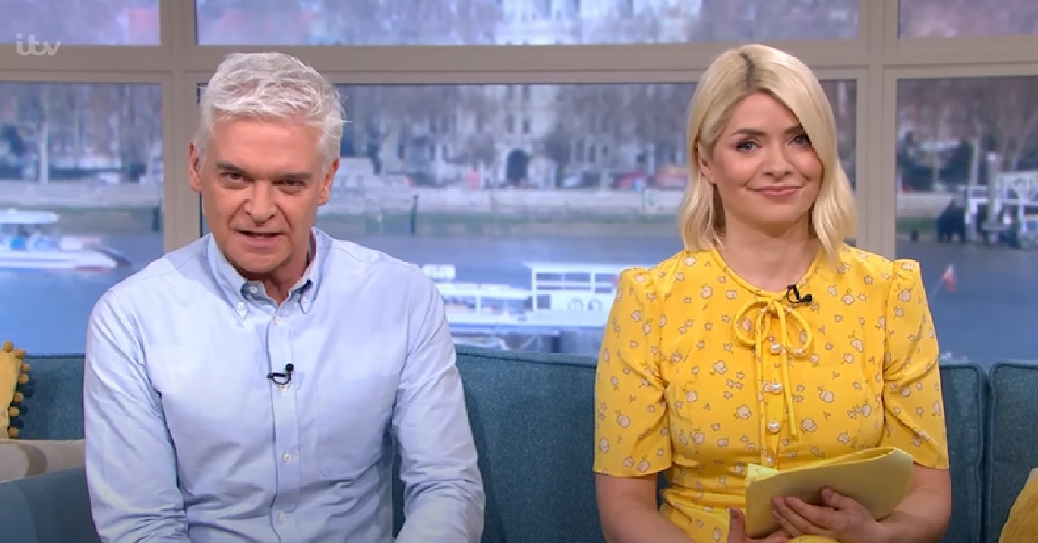 Holly Willoughby wears yellow dress on This Morning today with Phillip Schofield