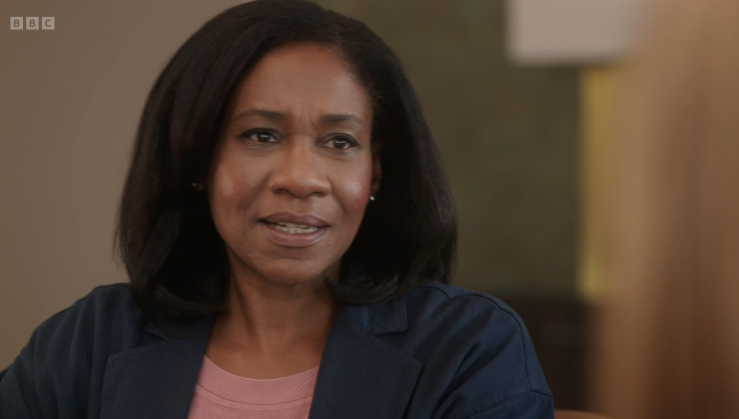 Lenny from The Split speaking to Hannah