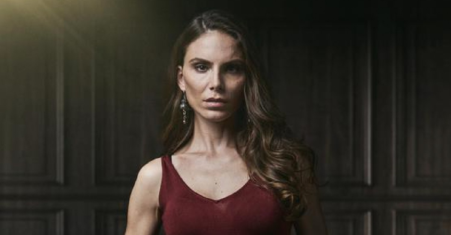 Vera looking sultry in Deadline on Channel 5