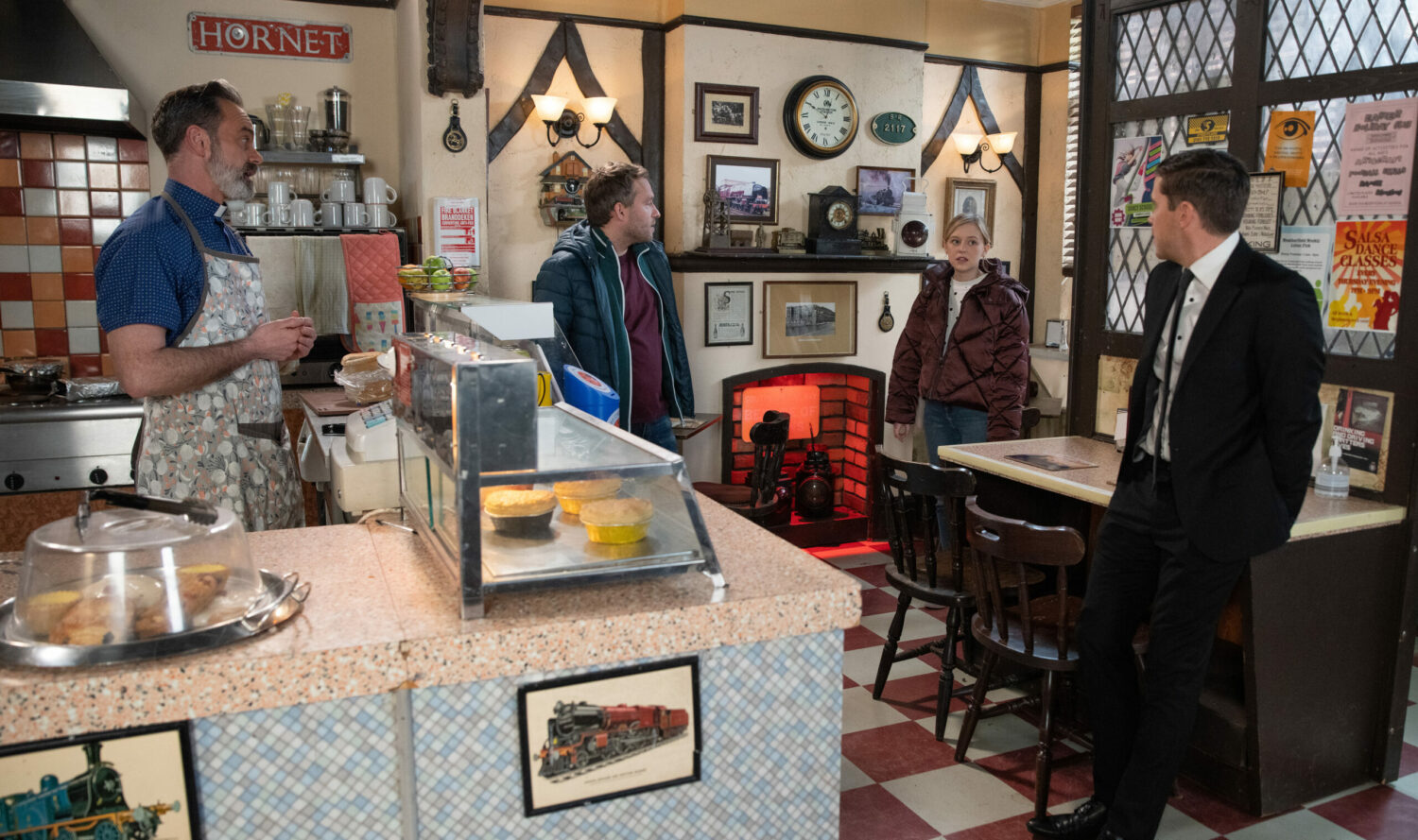 Coronation Street: Summer is horrified everyone's joined forces over her eating disorder