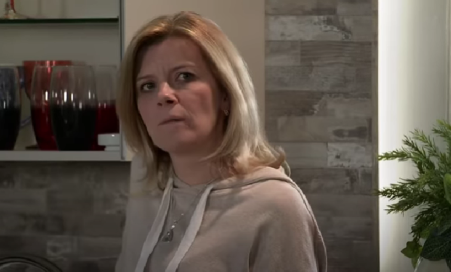 Leanne Battersby looking annoyed in Coronation Street