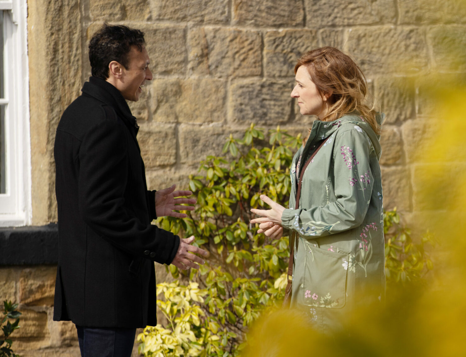 Emmerdale Laurel and Jai reunite outside