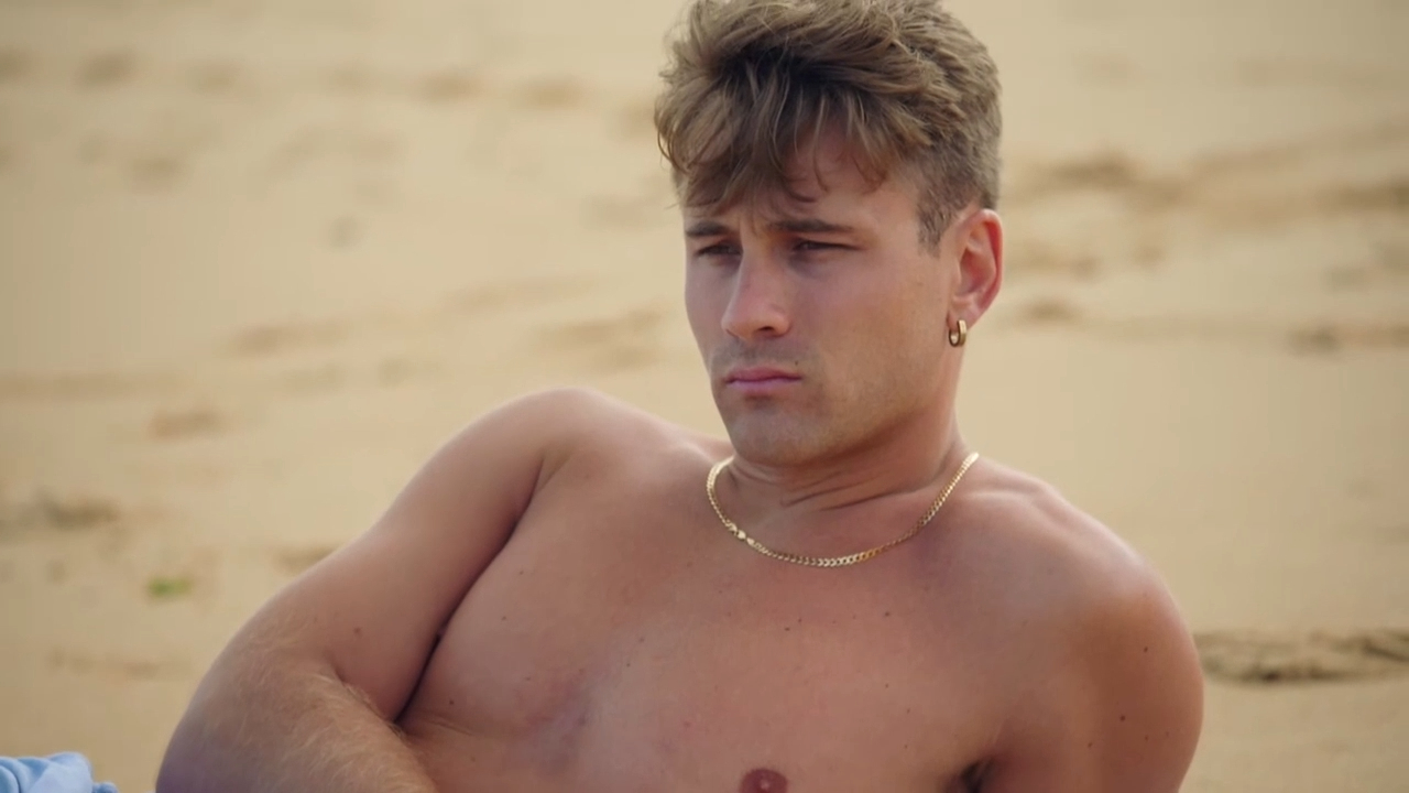 mitchell on married at first sight Australia o the beach