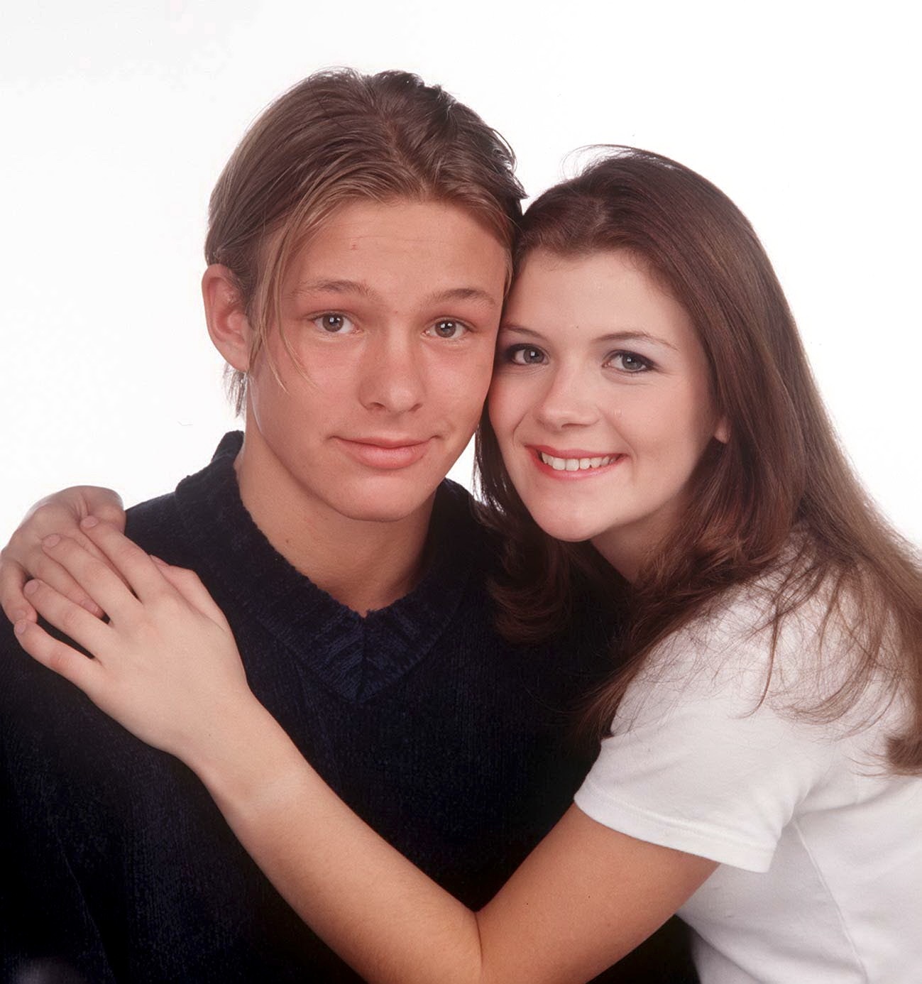 A teenage Leanne Battersby and Nick Tilsley hug in Coronation Street
