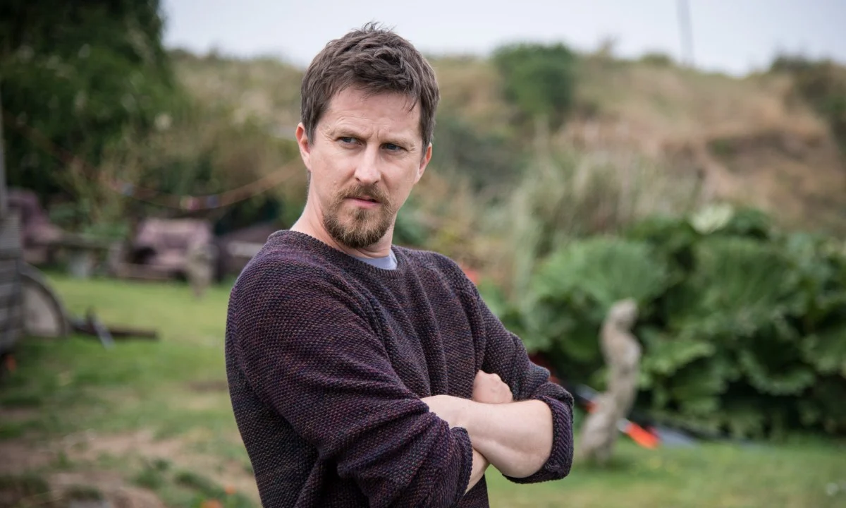 Lee Ingleby in Innocent