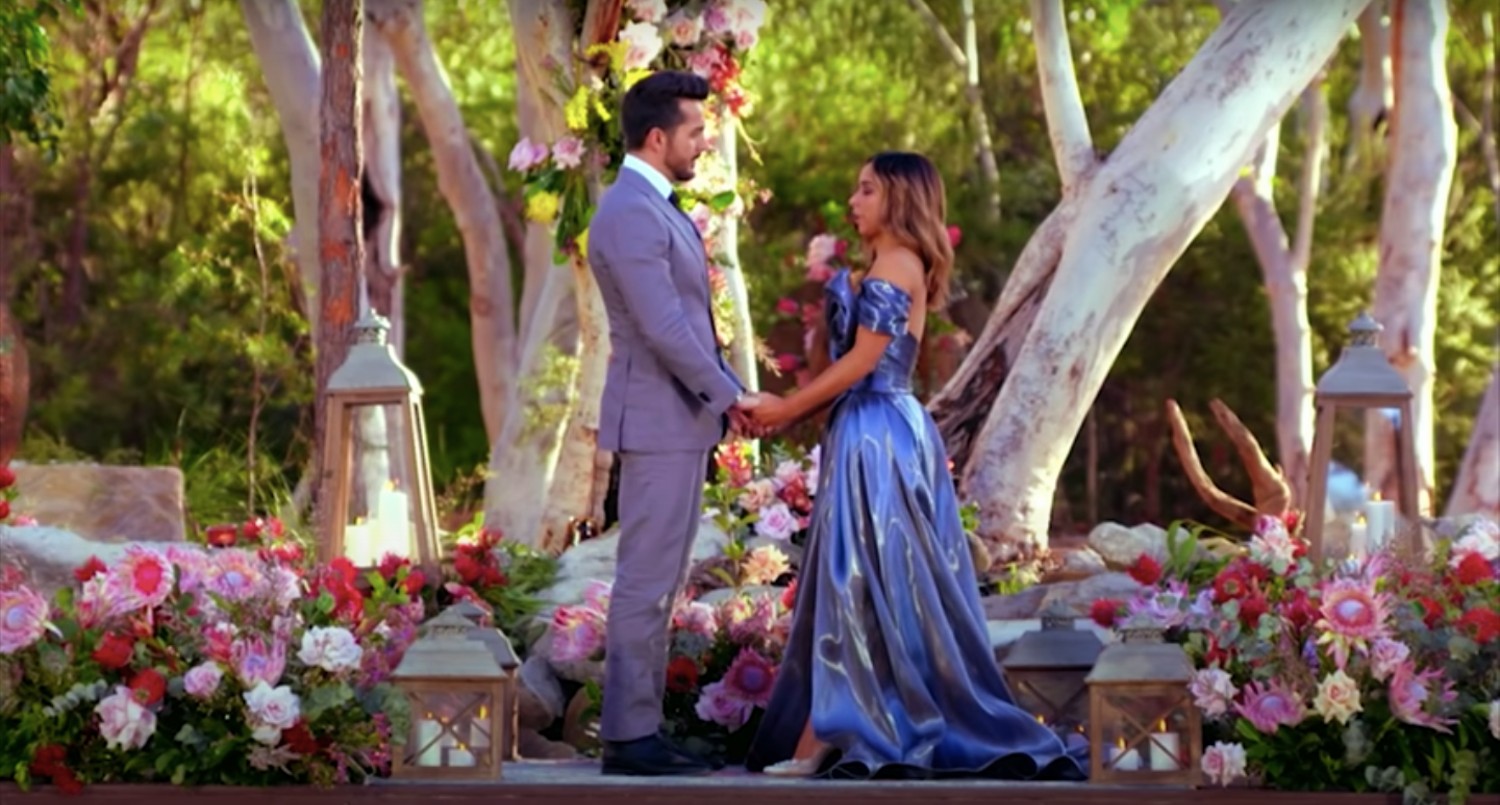 Brooke and Darvid smiling on The Bachelor Australia