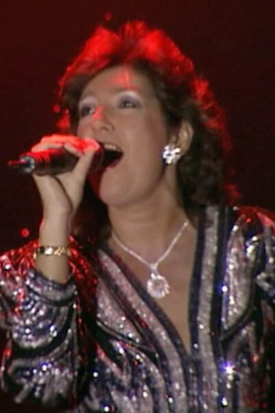 Jane McDonald sings during The Cruise