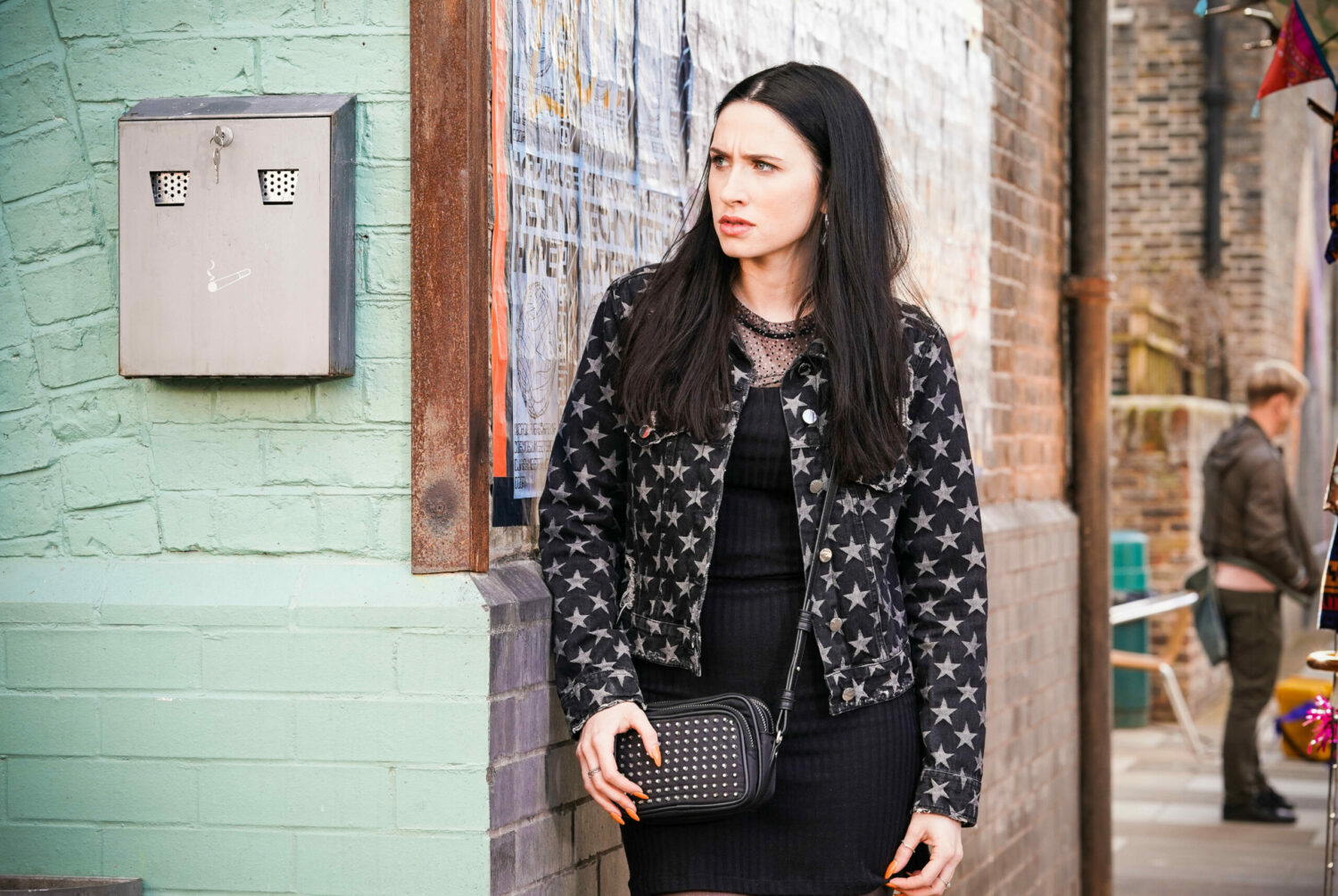 EastEnders Dotty is suspicious when she sees Stuart