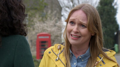 Emmerdale Vanessa is upset as she pleads with Suzy not to give up on them