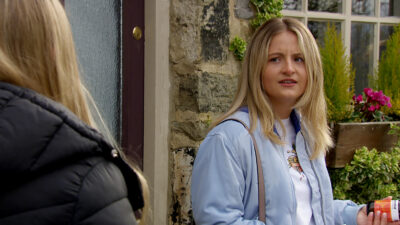 Emmerdale Cathy quizzes Amelia over a suspicious bottle of pills