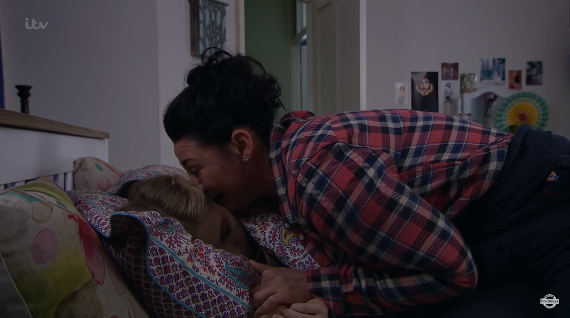 Emmerdale Moira Dingle finds daughter Holly dead and cries over her body