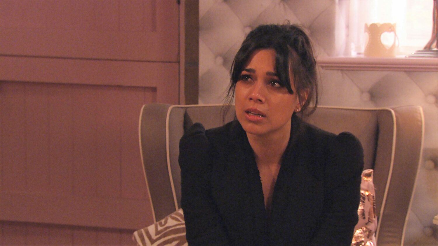 Priya crying in Emmerdale