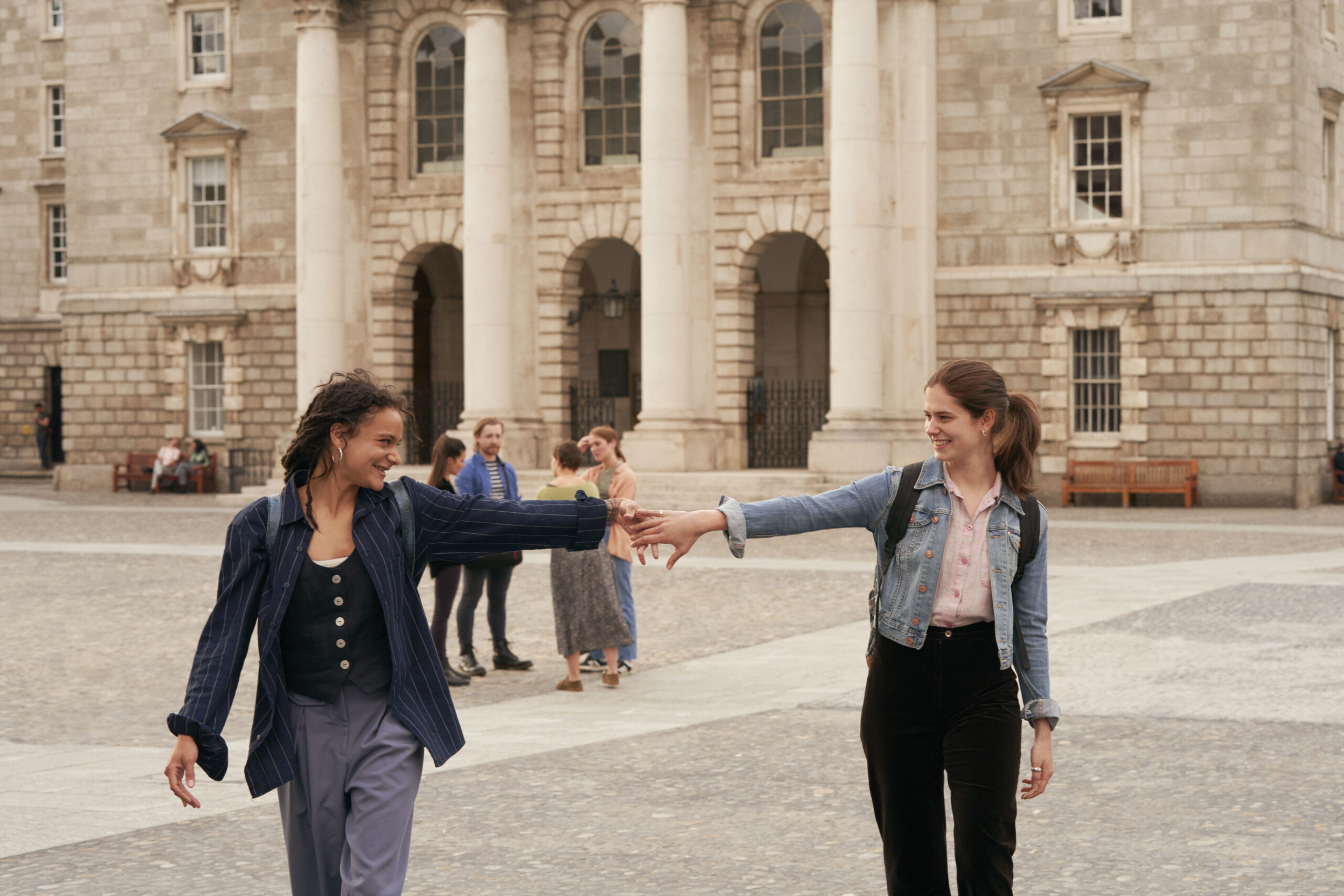 Bobbi and Frances in Conversations With Friends
